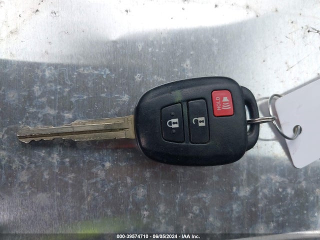 Toyota RAV4 LE 2017 2T3BFREV4HW615240 Image 11