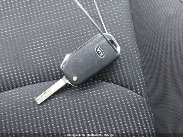 3KPF24AD4KE106734 KIA FORTE FE