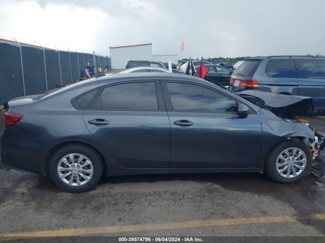 3KPF24AD4KE106734 KIA FORTE FE