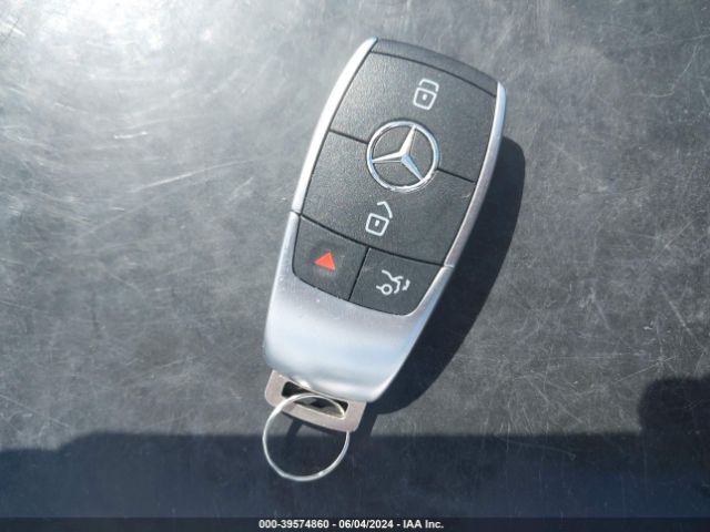 WDD3G4FB5LW038243 Mercedes-Benz A 220 4matic