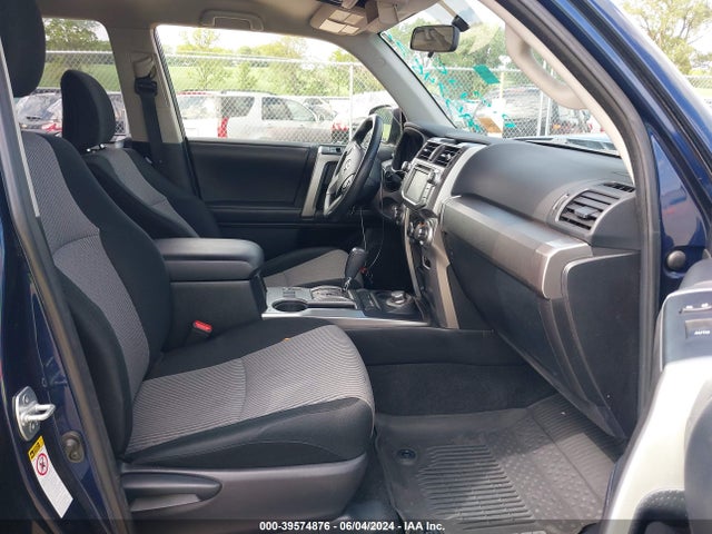 Toyota 4RUNNER SR5 2018 JTEBU5JR2J5483336 Image 5