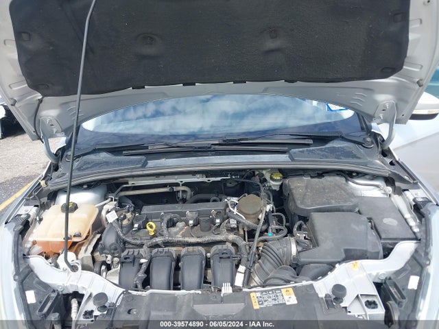 Ford FOCUS SE 2016 1FADP3F22GL291610 Image 10