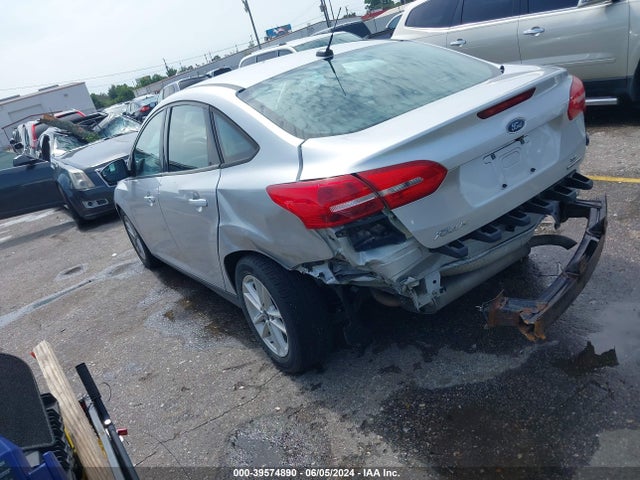 Ford FOCUS SE 2016 1FADP3F22GL291610 Image 3