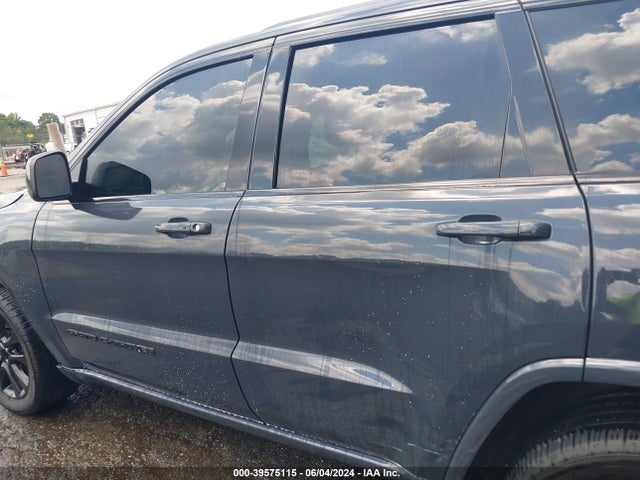 1C4RJFAG8JC332772 Jeep Grand Cherokee Altitude 4x4