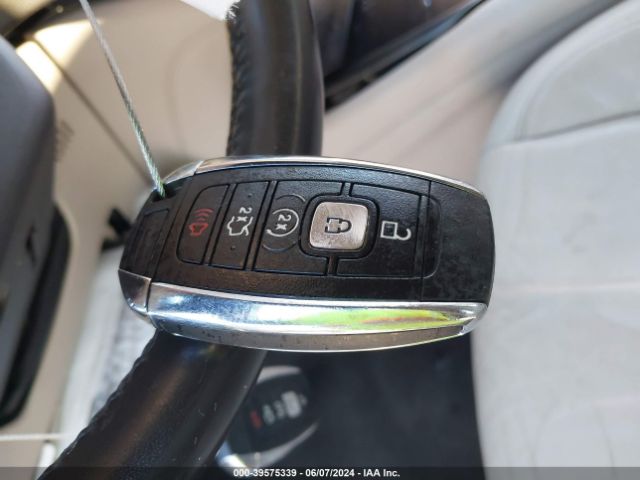 5LMCJ2C9XHUL61765 Lincoln MKC SELECT