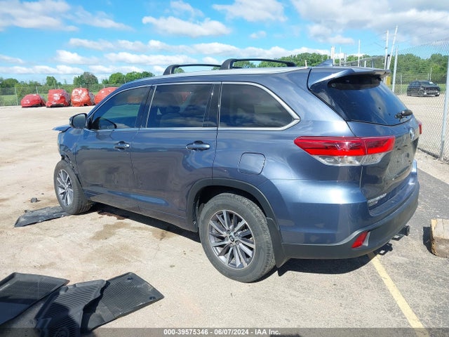 Toyota Highlander Xle 2018 5TDJZRFH3JS869153 Image 3