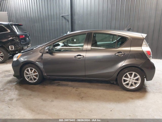 Toyota Prius C Three 2014 JTDKDTB37E1071350 Image 14