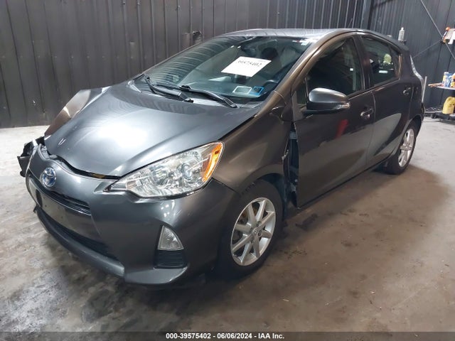 Toyota Prius C Three 2014 JTDKDTB37E1071350 Image 2