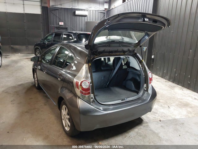 Toyota Prius C Three 2014 JTDKDTB37E1071350 Image 3