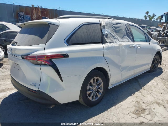 Toyota SIENNA XLE 2021 5TDYRKEC9MS026185 Image 4