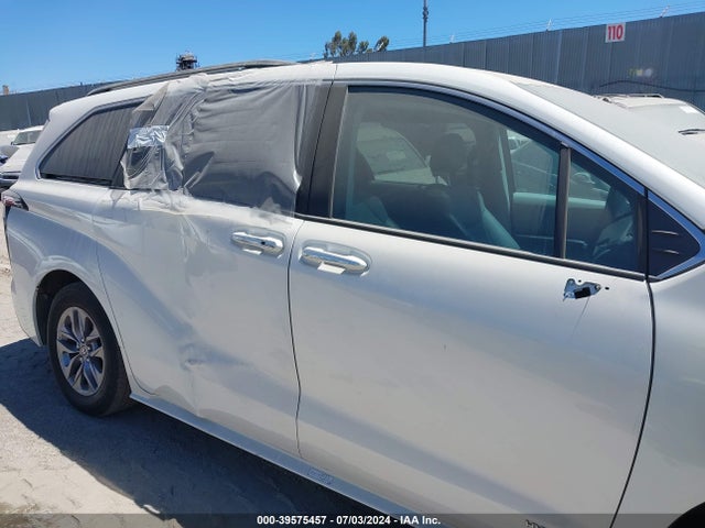 Toyota SIENNA XLE 2021 5TDYRKEC9MS026185 Image 6