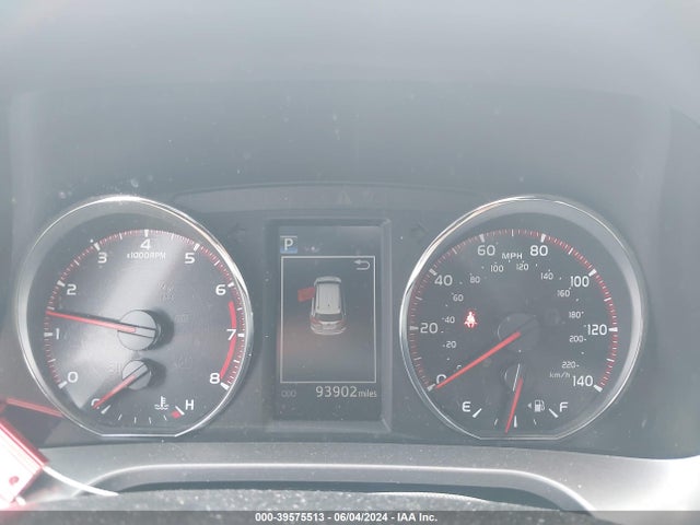Toyota RAV4 SE 2018 JTMJFREV8JJ258662 Image 7