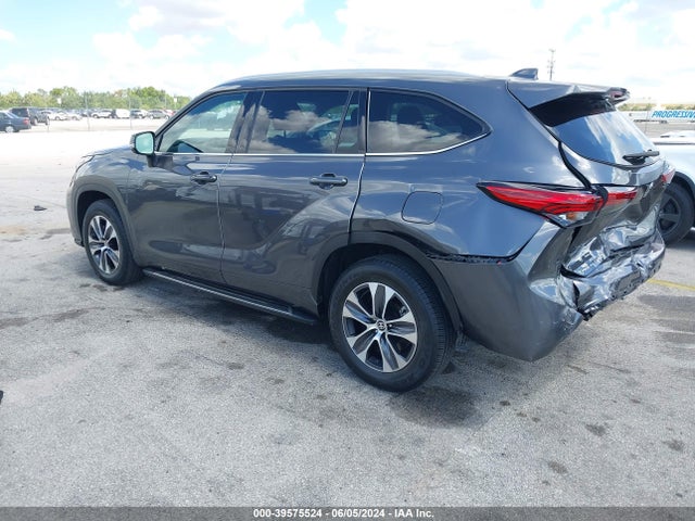 Toyota Highlander Xle 2022 5TDGZRAH0NS142740 Image 3