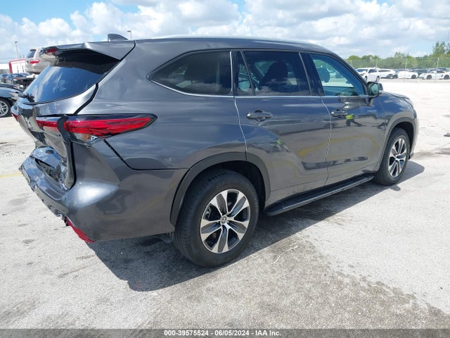 Toyota Highlander Xle 2022 5TDGZRAH0NS142740 Image 4