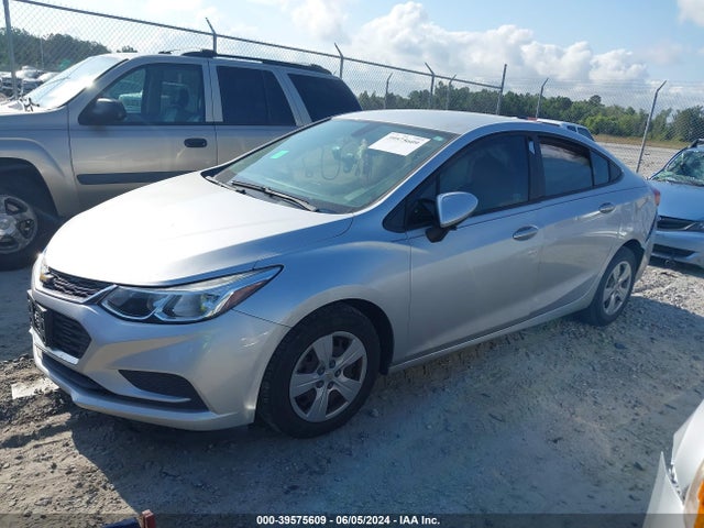 Chevrolet Cruze Ls Auto 2017 1G1BC5SM9H7196593 Image 2
