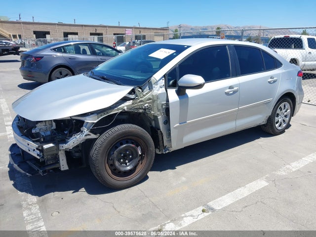 Toyota COROLLA LE 2021 5YFEPMAEXMP239019 Image 2