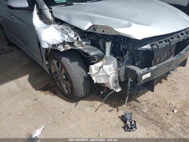5NPD84LF4JH215791 Hyundai ELANTRA SEL