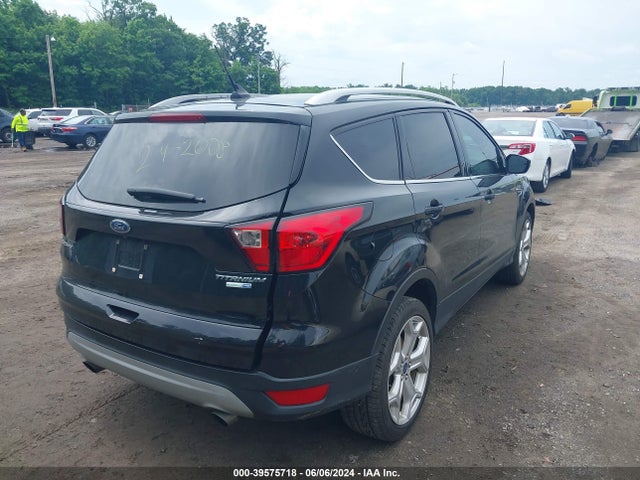 Ford Escape Titanium 2019 1FMCU9J9XKUC31188 Image 4