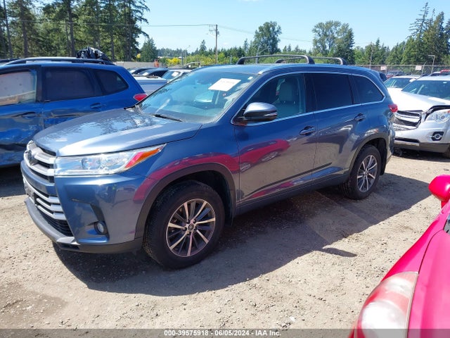 Toyota Highlander Xle 2018 5TDJZRFH5JS865329 Image 2