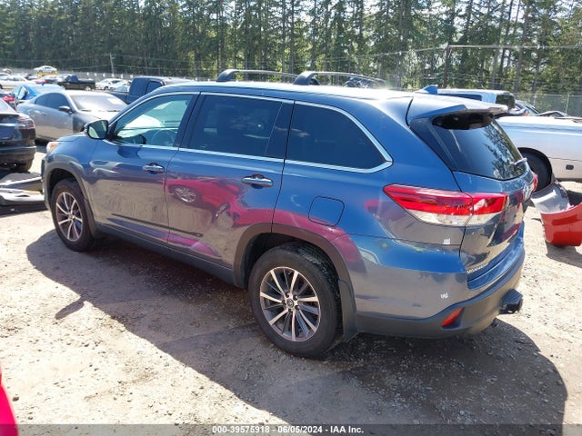 Toyota Highlander Xle 2018 5TDJZRFH5JS865329 Image 3