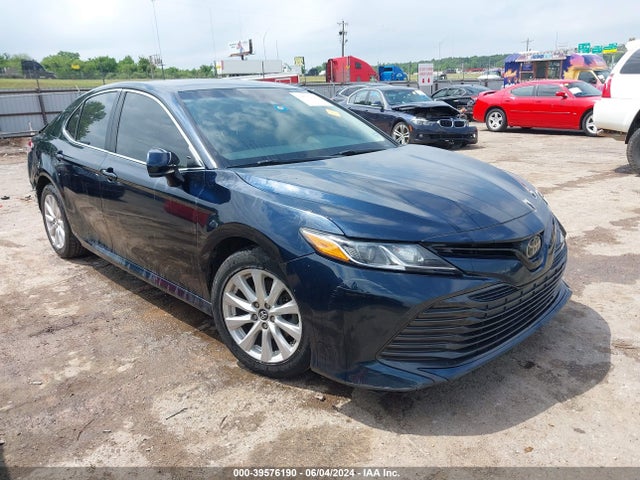 Toyota CAMRY LE 2018 4T1B11HK8JU582131 main image