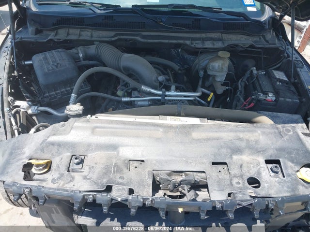 3C6RR6KT8NG172682 RAM 1500 Classic Tradesman  4x2 5'7 Box