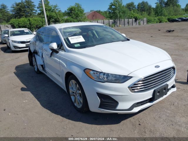 3FA6P0LU6KR210891 Ford Fusion Hybrid Se