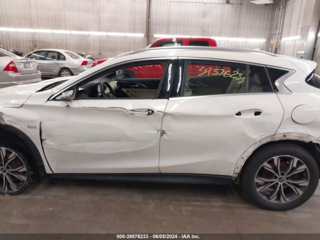 SJKCH5CR2HA024154 Infiniti Qx30 Premium