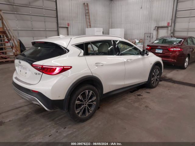 SJKCH5CR2HA024154 Infiniti Qx30 Premium