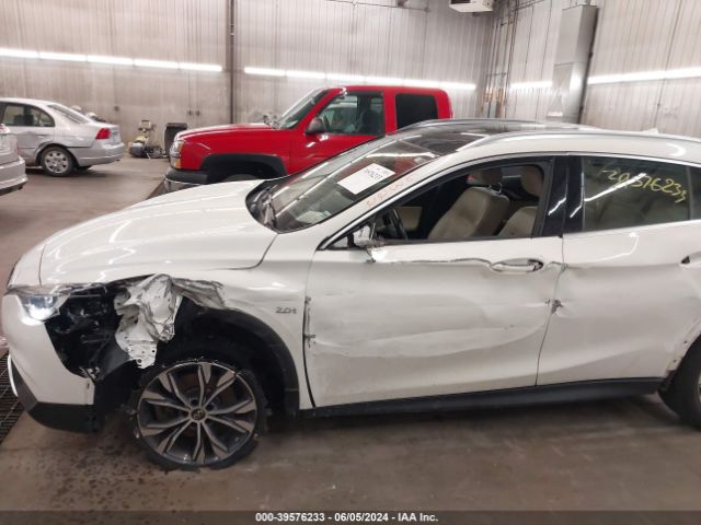 SJKCH5CR2HA024154 Infiniti Qx30 Premium