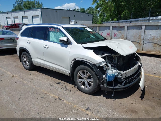 Toyota Highlander Xle V6 2015 5TDJKRFH4FS173350 головне зображення