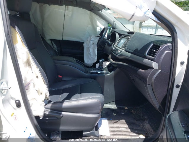 Toyota Highlander Xle V6 2015 5TDJKRFH4FS173350 Image 5