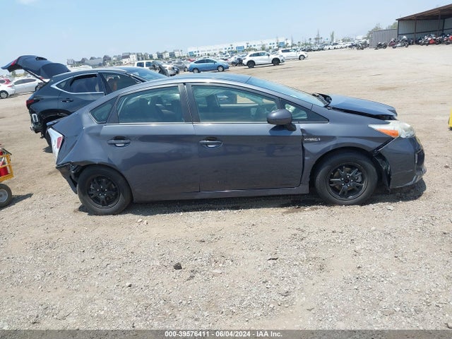 Toyota Prius Two 2014 JTDKN3DU6E1774411 Image 12