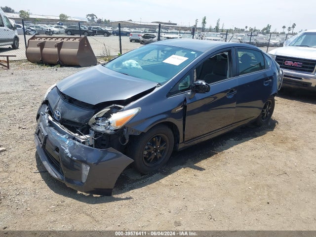 Toyota Prius Two 2014 JTDKN3DU6E1774411 Image 2