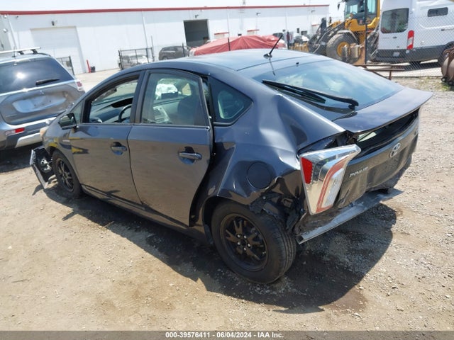Toyota Prius Two 2014 JTDKN3DU6E1774411 Image 3