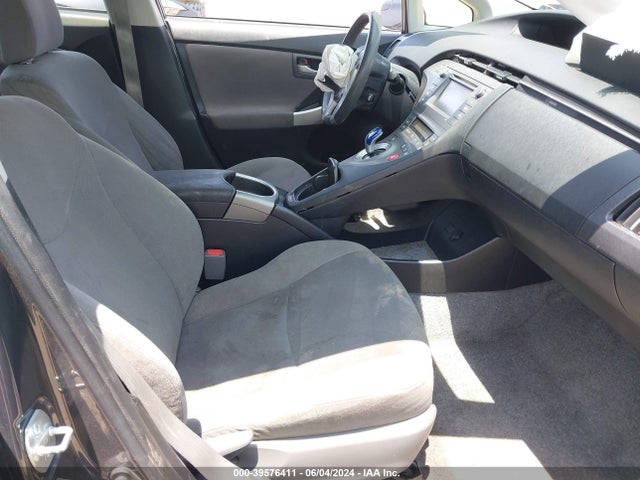 Toyota Prius Two 2014 JTDKN3DU6E1774411 Image 5