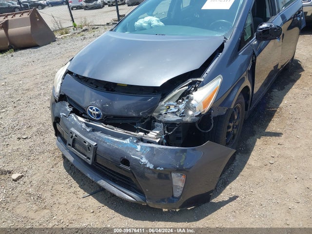 Toyota Prius Two 2014 JTDKN3DU6E1774411 Image 6