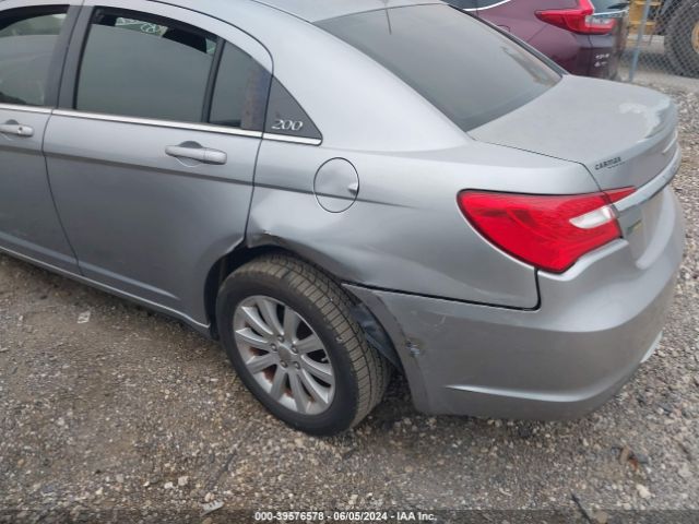1C3CCBBG8EN106169 Chrysler 200 Touring