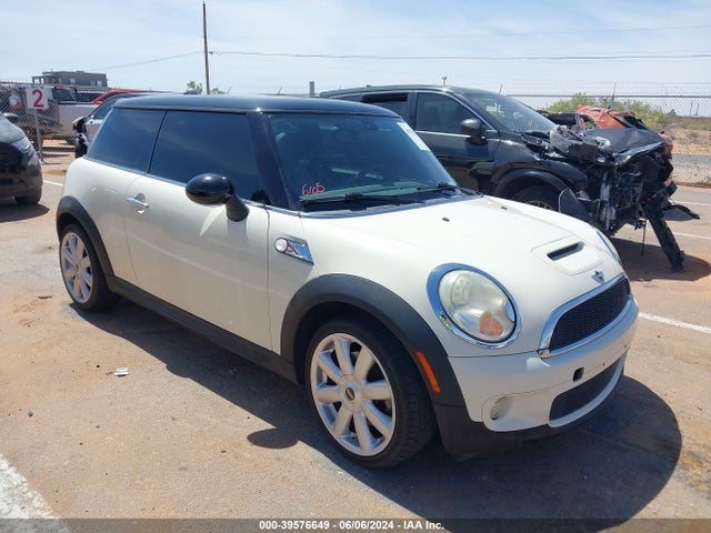2007 MINI COOPER S WMWMF73567TV31984 Photo 0