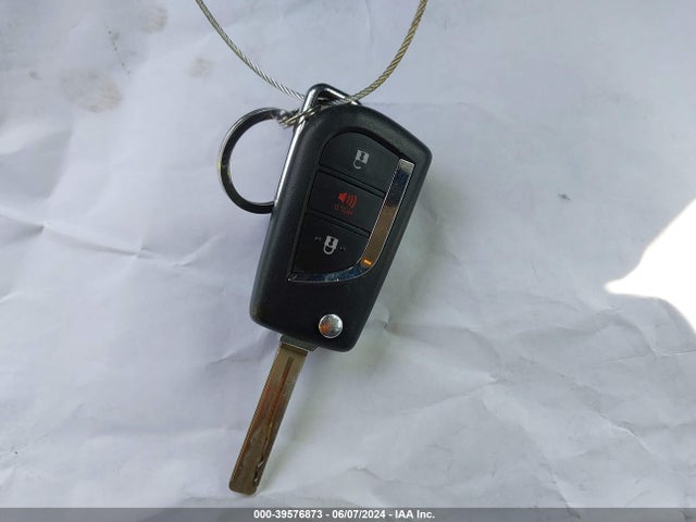Toyota RAV4 LE 2019 JTMF1RFV0KJ004867 Image 11