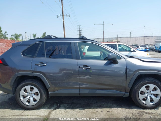Toyota RAV4 LE 2019 JTMF1RFV0KJ004867 Image 14