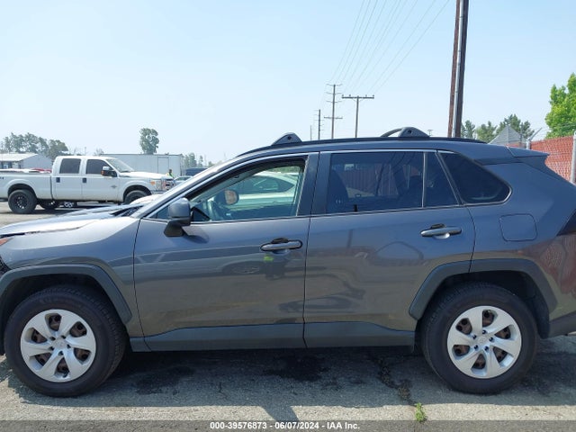 Toyota RAV4 LE 2019 JTMF1RFV0KJ004867 Image 15