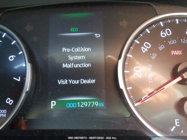 Toyota RAV4 LE 2019 JTMF1RFV0KJ004867 Image 16