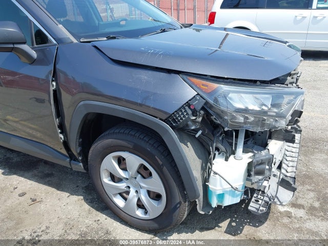 Toyota RAV4 LE 2019 JTMF1RFV0KJ004867 Image 6