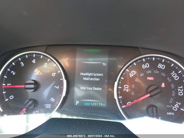 Toyota RAV4 LE 2019 JTMF1RFV0KJ004867 Image 7
