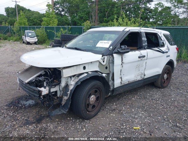 Ford Utility Police Interceptor 2016 1FM5K8ARXGGC62164 Image 2