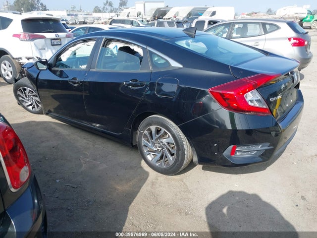 Honda CIVIC EX 2018 2HGFC2F78JH590903 Image 3