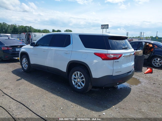 Chevrolet Traverse Ls 2019 1GNERFKWXKJ172332 Image 3