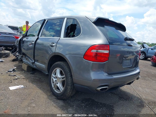 2010 PORSCHE CAYENNE WP1AA2AP8ALA07284 Photo 2