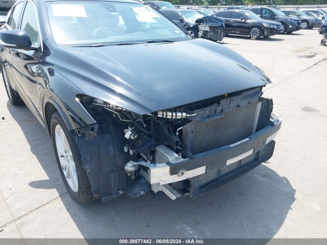 SJKCH5CP7JA004776 Infiniti Qx30 Luxe